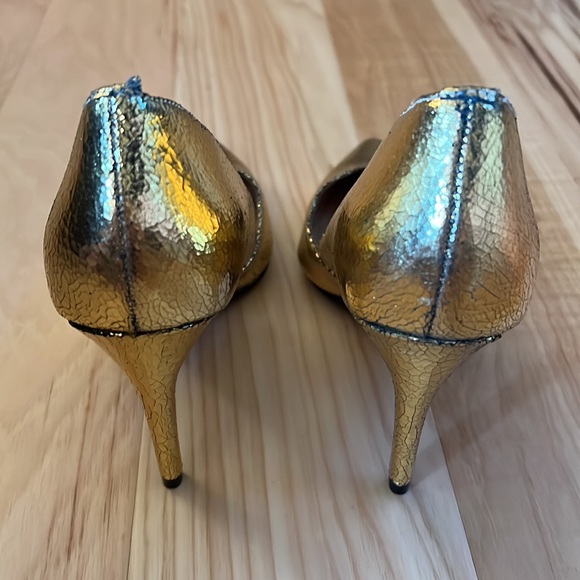 Banana Republic Gold Heels size 9.5 M, lightly worn. - Picture 4 of 7